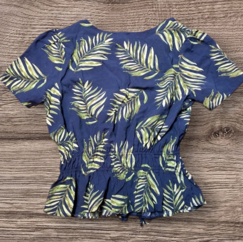MILK & HONEY BLUE&GREEN CROP TOP BUTTON&TIE FRONT - Picture 2 of 10